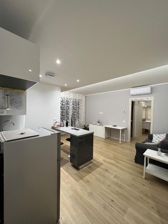 Appartamento Con Due Camere Da Letto E Free Park Verona Buitenkant foto