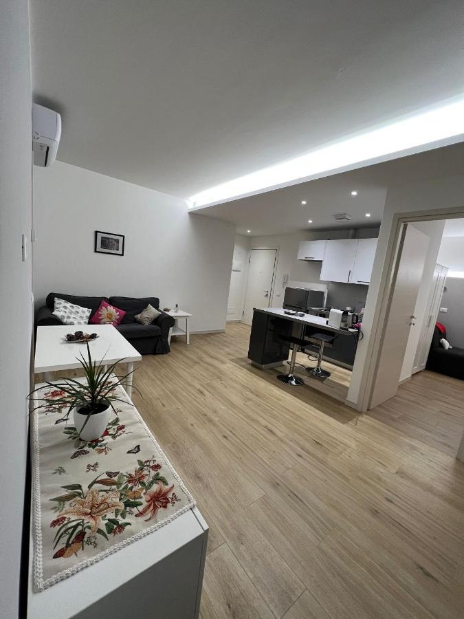 Appartamento Con Due Camere Da Letto E Free Park Verona Buitenkant foto