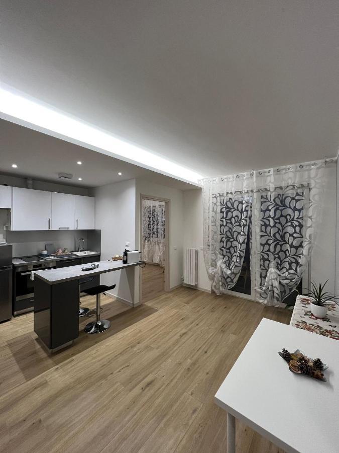 Appartamento Con Due Camere Da Letto E Free Park Verona Buitenkant foto