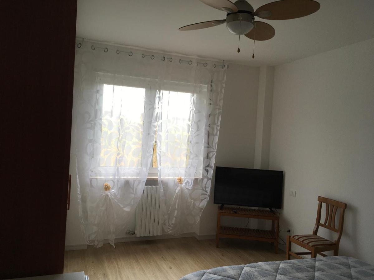 Appartamento Con Due Camere Da Letto E Free Park Verona Buitenkant foto